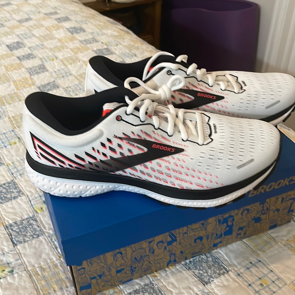 Brooks Ghost 13 women’s running shoe; brand new never worn